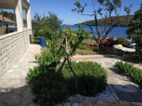 Detached Holiday house few steps from the beach 2 beautifull sea view terraces